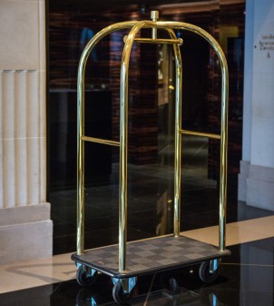 Hotel trolley in brass or stainless steel